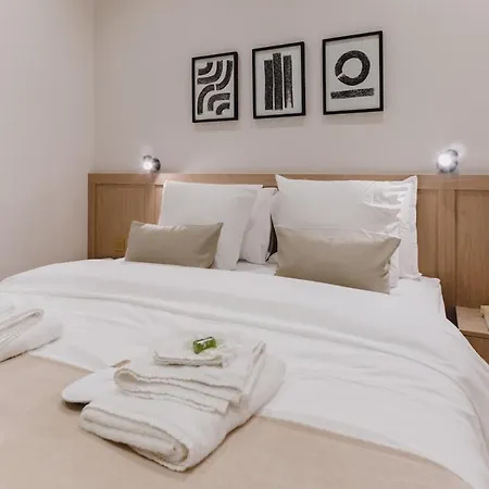 Apartment Large And Calm 2br With Ac & Patio *