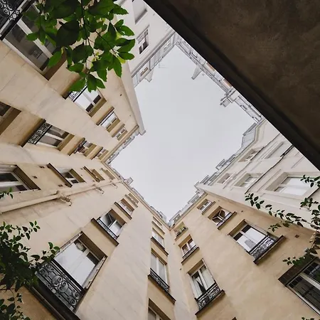 Large And Calm 2br With Ac & Patio Apartment