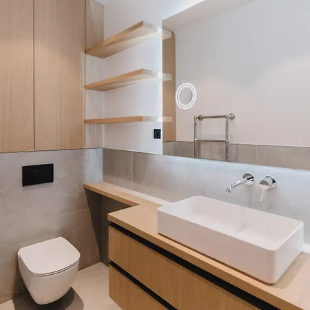 Large And Calm 2br With Ac & Patio Apartment