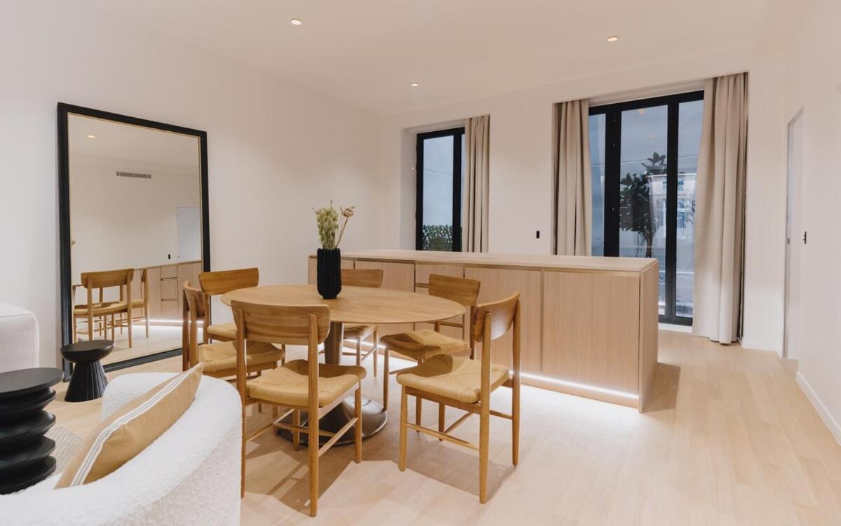 Appartamento Large And Calm 2br With Ac & Patio Parigi